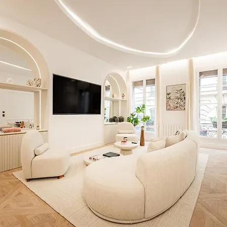 1#new 8 Personnes- Saint Germain Notre-dame باريس