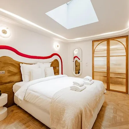 1#new 8 Personnes- Saint Germain Notre-dame باريس