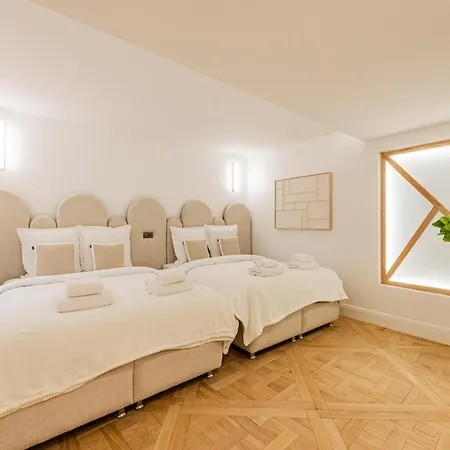 1#new 8 Personnes- Saint Germain Notre-dame
